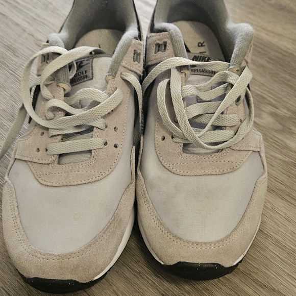 Nike Gray Sneakers - Picture 2 of 3